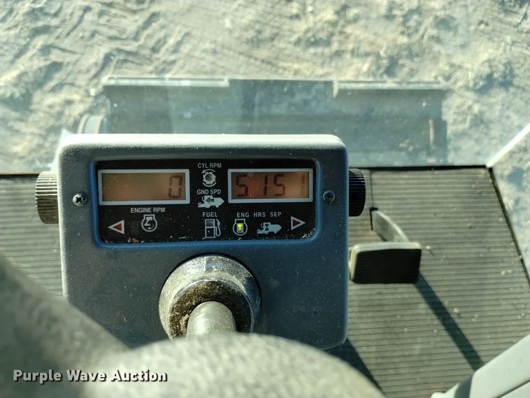 image for item DK8937 1996 Gleaner R72  combine