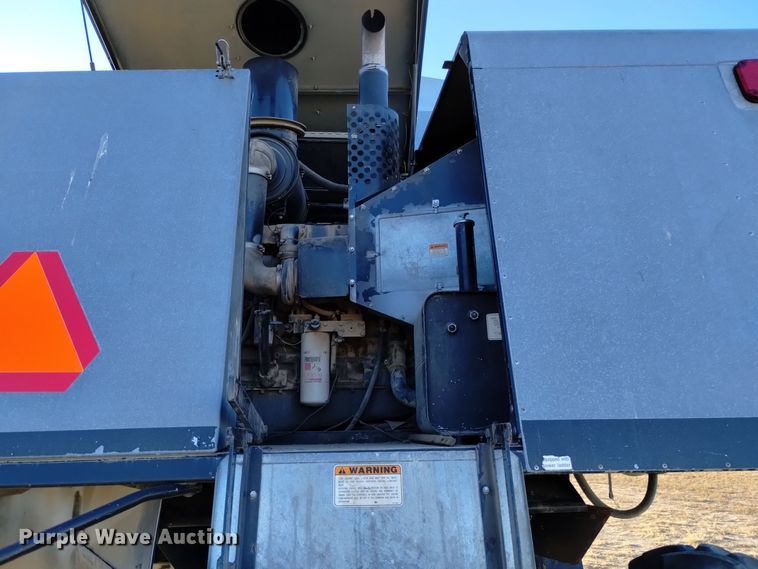 image for item DK8937 1996 Gleaner R72  combine