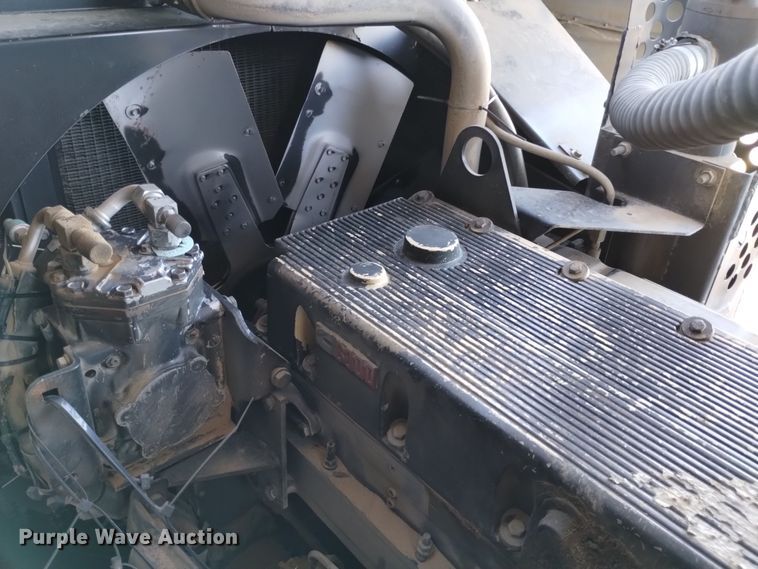 image for item DK8937 1996 Gleaner R72  combine