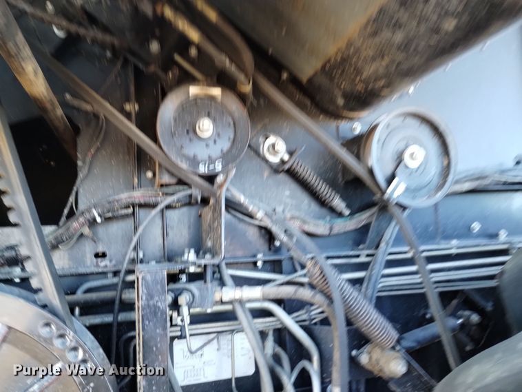 image for item DK8937 1996 Gleaner R72  combine