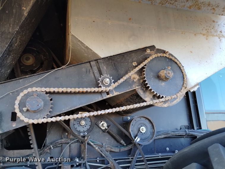 image for item DK8937 1996 Gleaner R72  combine