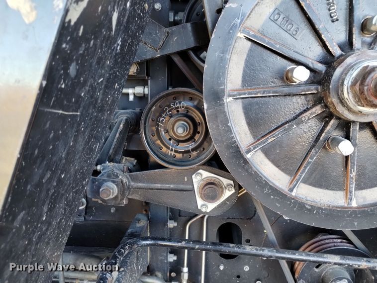 image for item DK8937 1996 Gleaner R72  combine