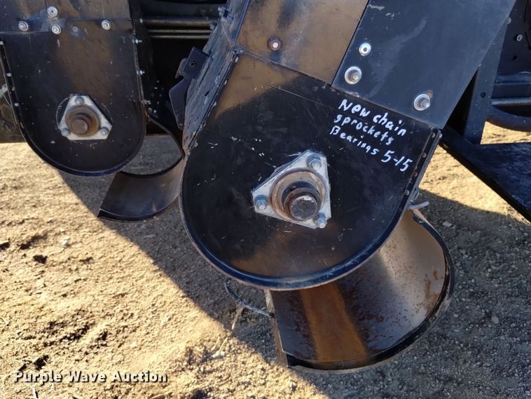 image for item DK8937 1996 Gleaner R72  combine