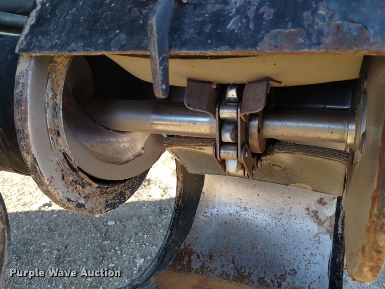 image for item DK8937 1996 Gleaner R72  combine