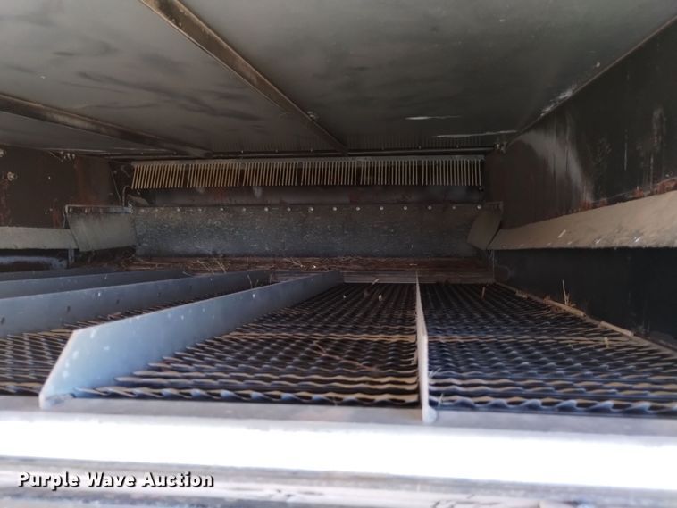 image for item DK8937 1996 Gleaner R72  combine