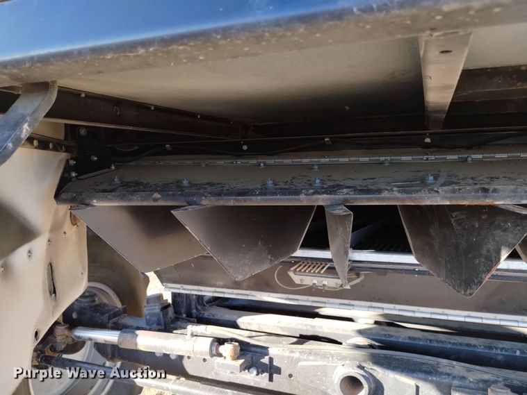 image for item DK8937 1996 Gleaner R72  combine