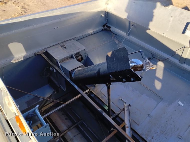 image for item DK8937 1996 Gleaner R72  combine