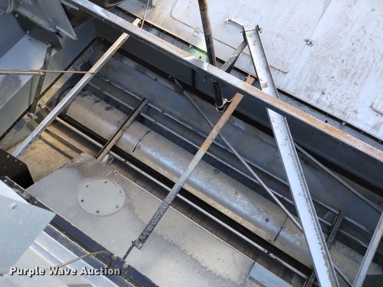 image for item DK8937 1996 Gleaner R72  combine