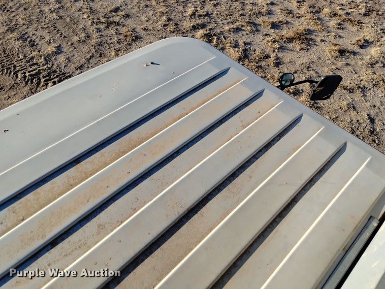 image for item DK8937 1996 Gleaner R72  combine