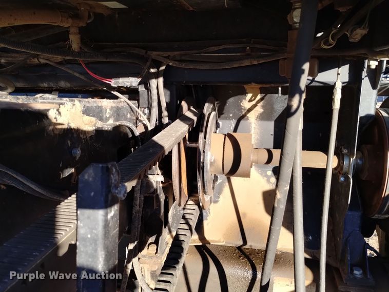 image for item DK8937 1996 Gleaner R72  combine