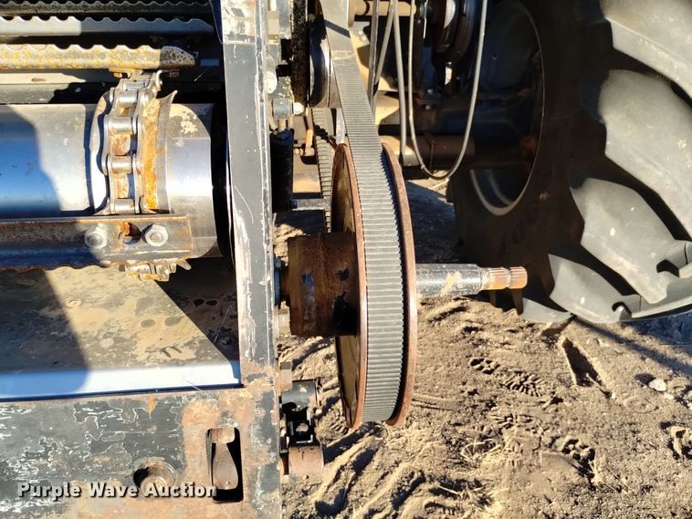 image for item DK8937 1996 Gleaner R72  combine