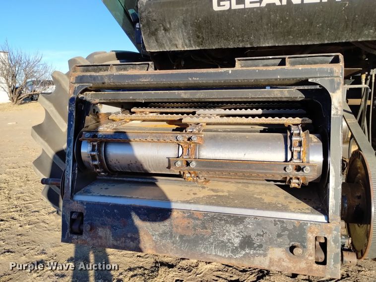 image for item DK8937 1996 Gleaner R72  combine