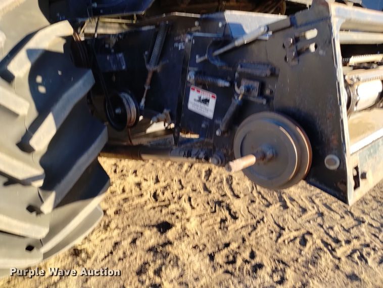 image for item DK8937 1996 Gleaner R72  combine