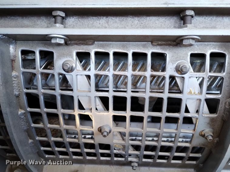 image for item DK8937 1996 Gleaner R72  combine