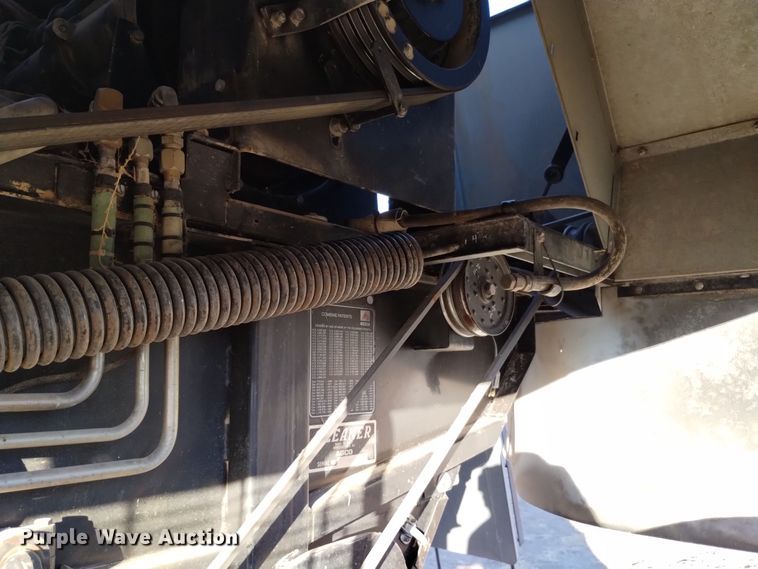 image for item DK8937 1996 Gleaner R72  combine