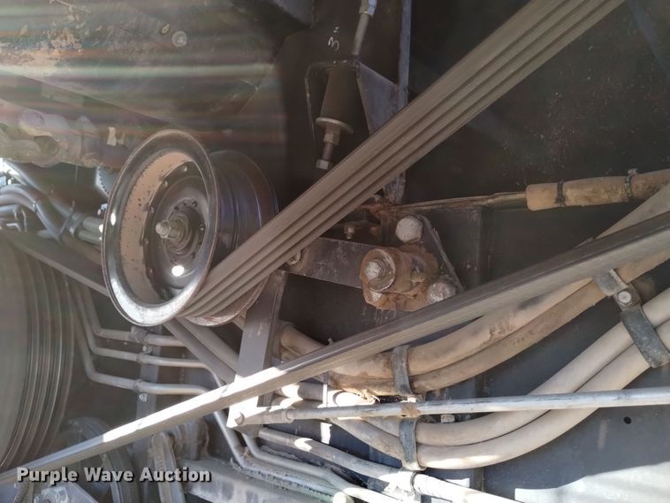 image for item DK8937 1996 Gleaner R72  combine