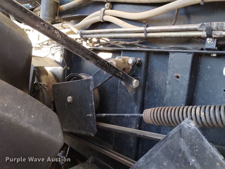 image for item DK8937 1996 Gleaner R72  combine