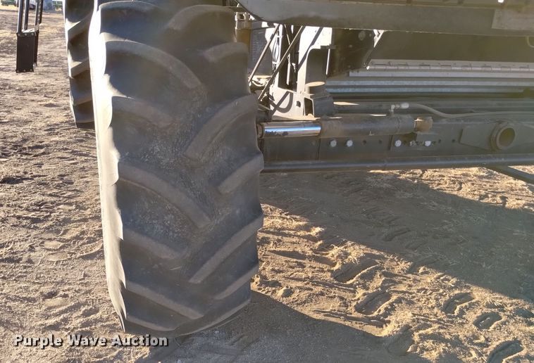 image for item DK8937 1996 Gleaner R72  combine