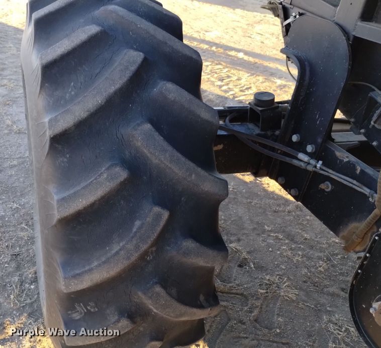 image for item DK8937 1996 Gleaner R72  combine