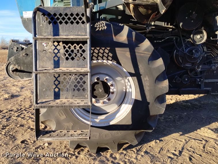 image for item DK8937 1996 Gleaner R72  combine