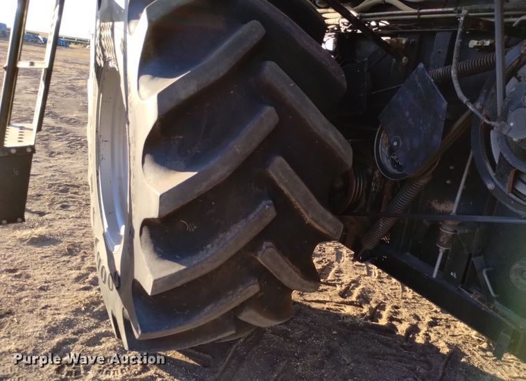 image for item DK8937 1996 Gleaner R72  combine