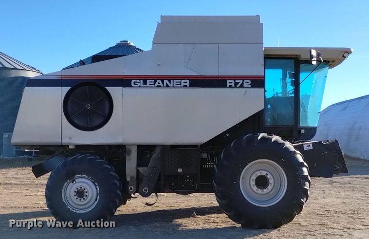 image for item DK8938 1998 Gleaner R72  combine