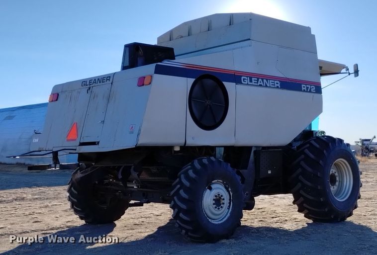 image for item DK8938 1998 Gleaner R72  combine