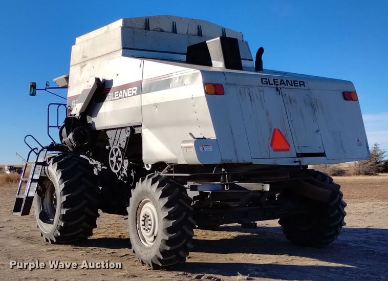 image for item DK8938 1998 Gleaner R72  combine