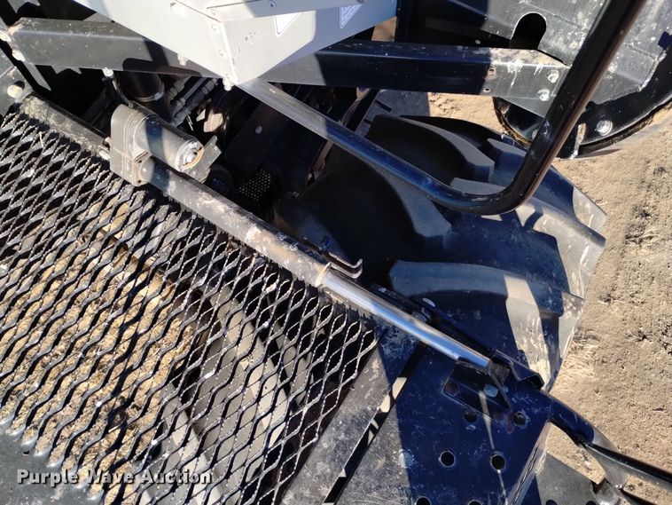 image for item DK8938 1998 Gleaner R72  combine