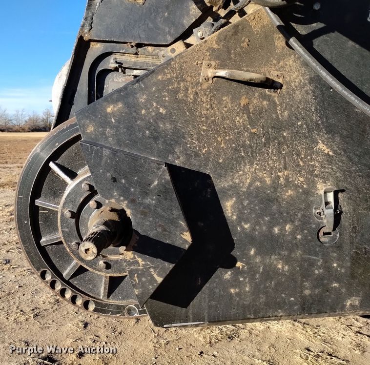 image for item DK8938 1998 Gleaner R72  combine