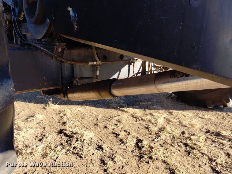 image for item DK8938 1998 Gleaner R72  combine