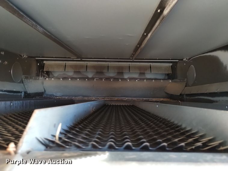 image for item DK8938 1998 Gleaner R72  combine