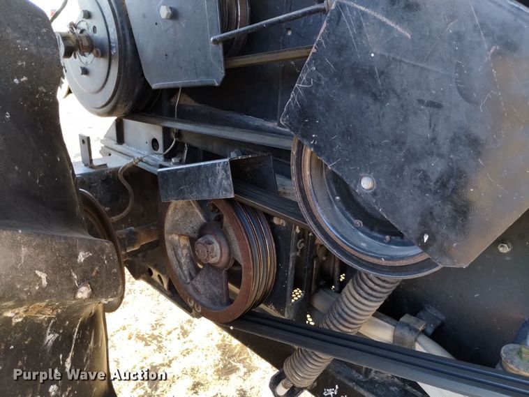 image for item DK8938 1998 Gleaner R72  combine