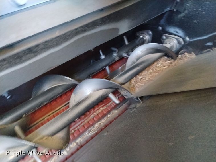 image for item DK8938 1998 Gleaner R72  combine