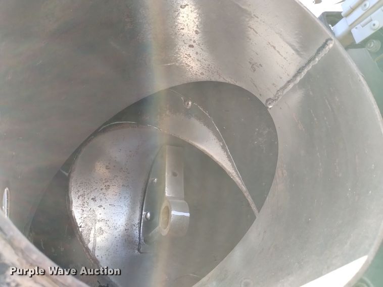 image for item DK8938 1998 Gleaner R72  combine