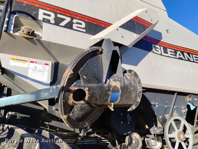 image for item DK8938 1998 Gleaner R72  combine