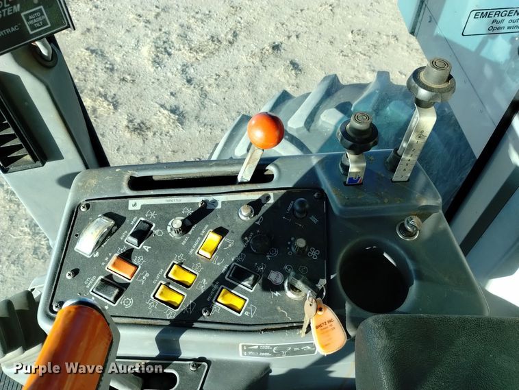 image for item DK8938 1998 Gleaner R72  combine