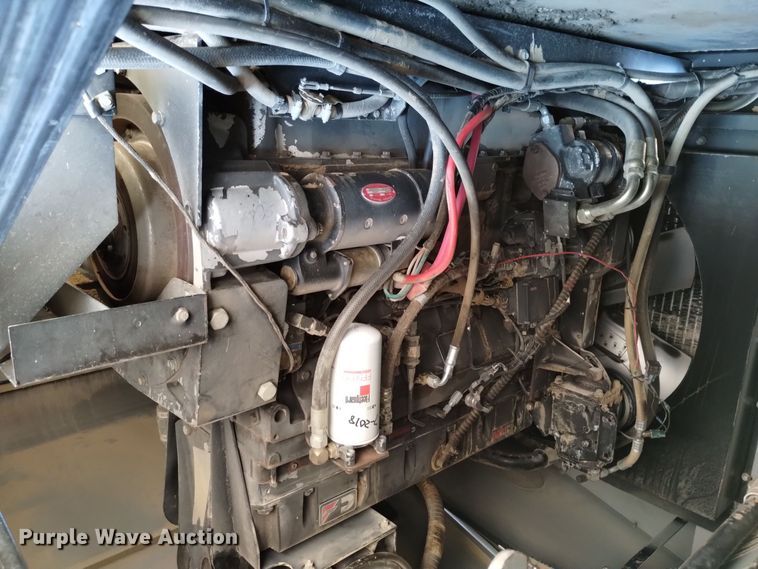 image for item DK8938 1998 Gleaner R72  combine