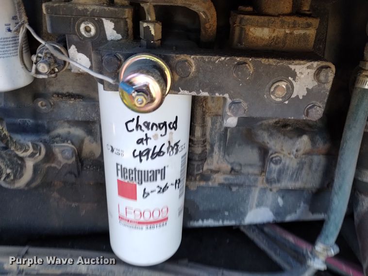 image for item DK8938 1998 Gleaner R72  combine