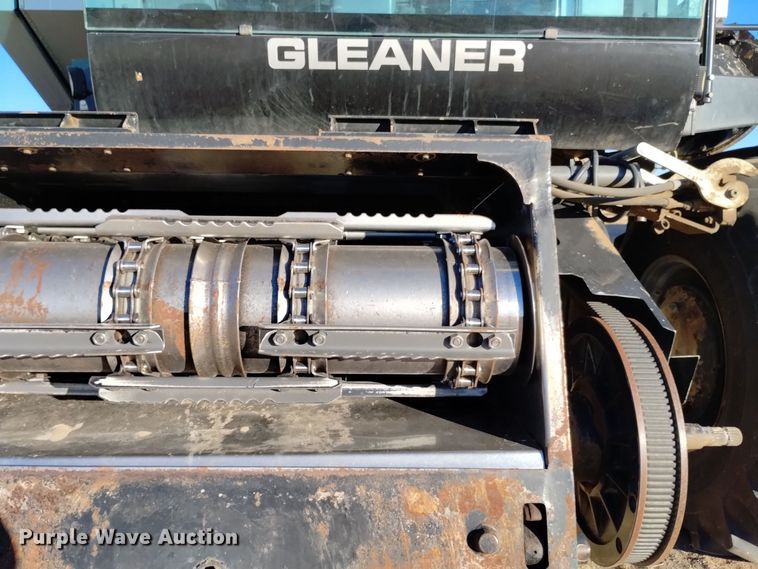 image for item DK8938 1998 Gleaner R72  combine