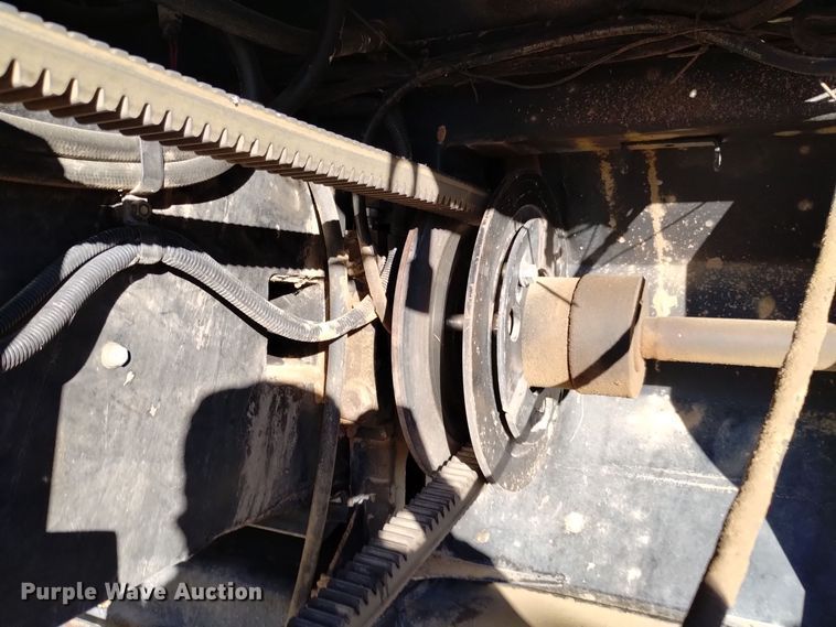 image for item DK8938 1998 Gleaner R72  combine