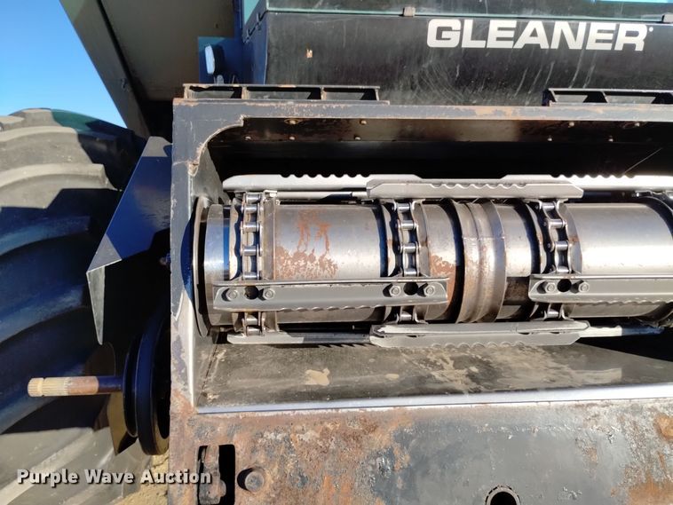 image for item DK8938 1998 Gleaner R72  combine