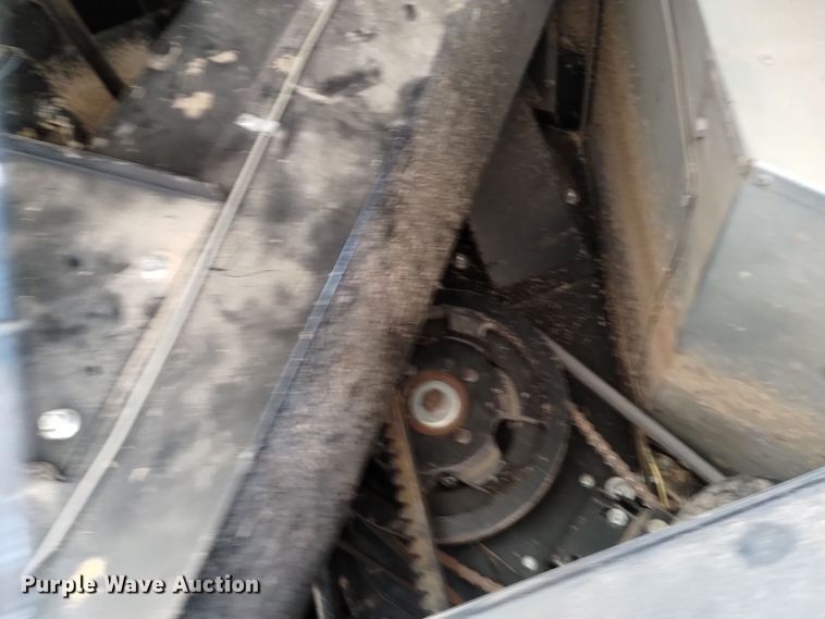 image for item DK8938 1998 Gleaner R72  combine