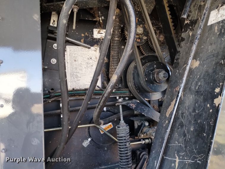 image for item DK8938 1998 Gleaner R72  combine