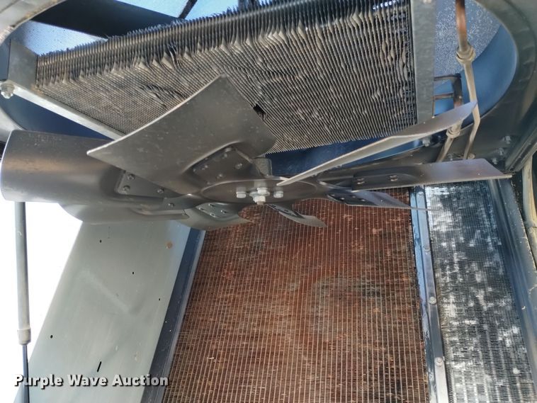 image for item DK8938 1998 Gleaner R72  combine