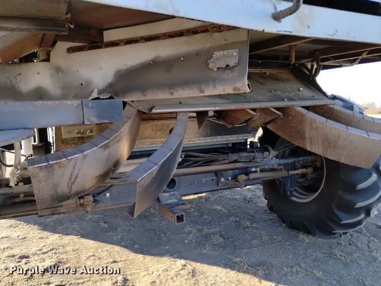 image for item DK8938 1998 Gleaner R72  combine