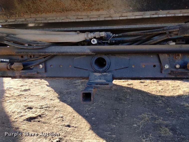 image for item DK8938 1998 Gleaner R72  combine