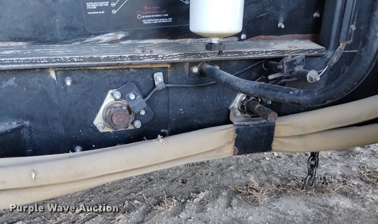 image for item DK8938 1998 Gleaner R72  combine