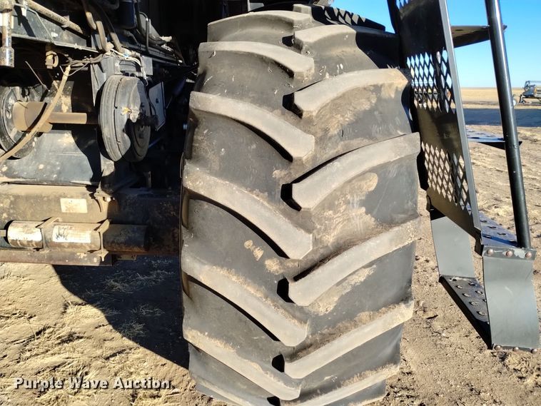 image for item DK8938 1998 Gleaner R72  combine