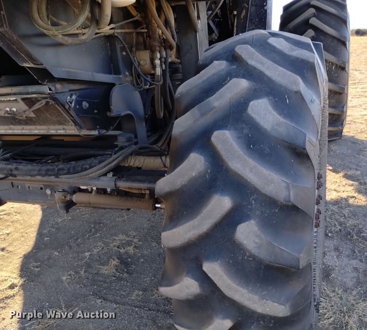 image for item DK8938 1998 Gleaner R72  combine